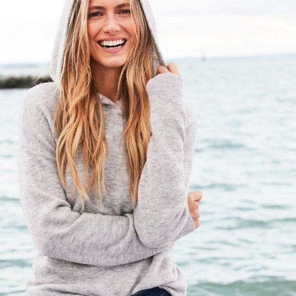 Vineyard Vines Gray Wool Blend Plush Hoodie Sweater - Picture 8 of 8